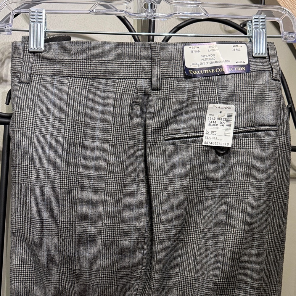 Jos.A.Bank nwt 32R Executive Collection
